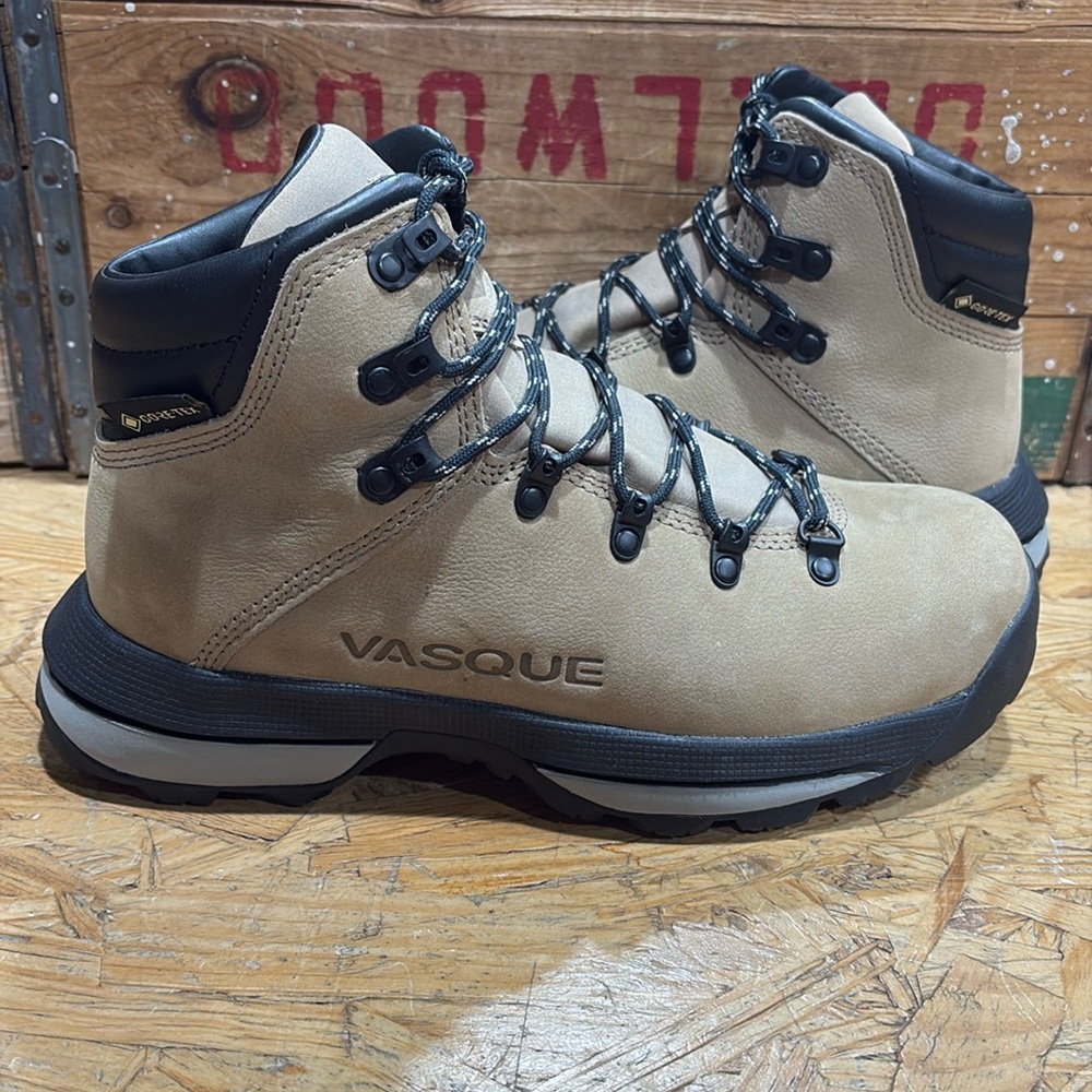 Brand new in box discontinued waterproof Gore-Tex Vasque St. Elias.